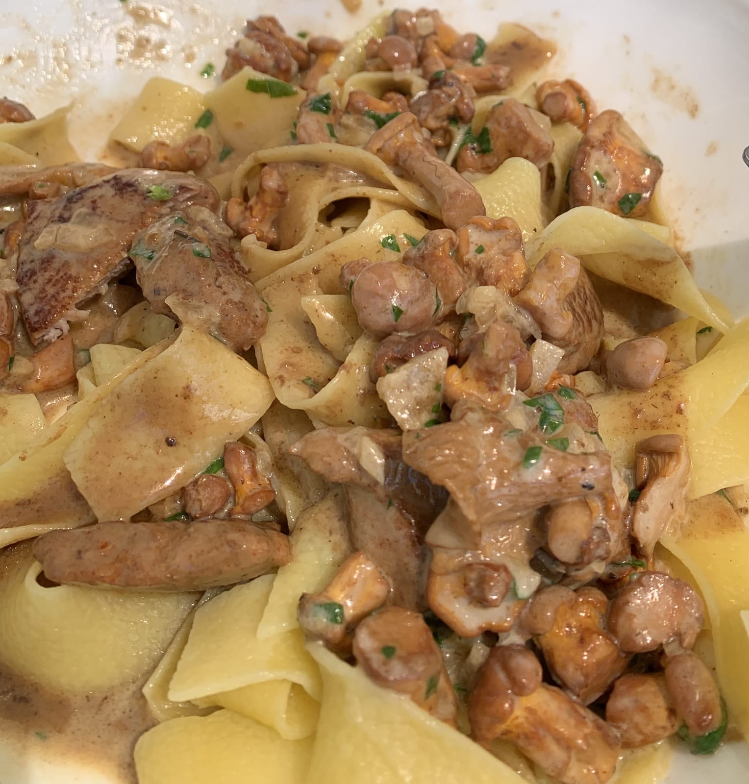 Pasta-Gericht: Pappardelle mit Fleisch und Pilzen – MONTAFONLodge