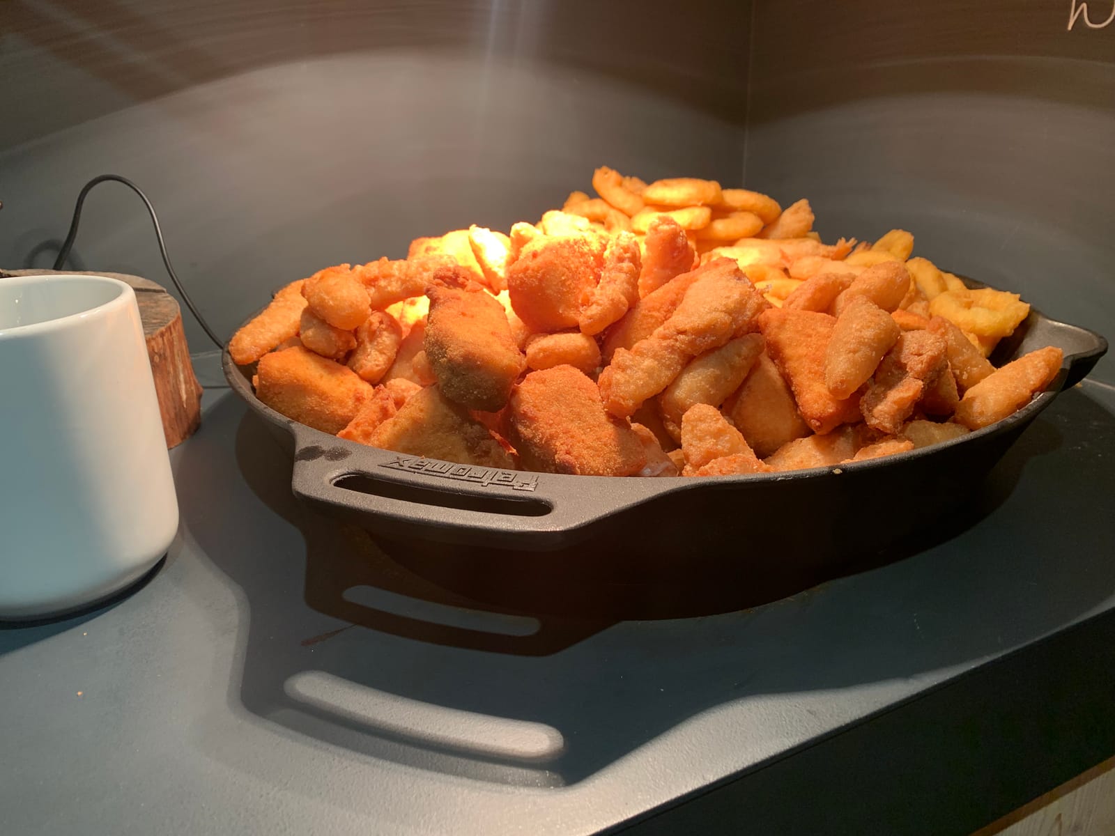 Pfanne mit gerösteten Kartoffelspalten – MONTAFONLodge