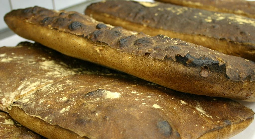 Nahaufnahme von Baguettes und Brotkruste – MONTAFONLodge